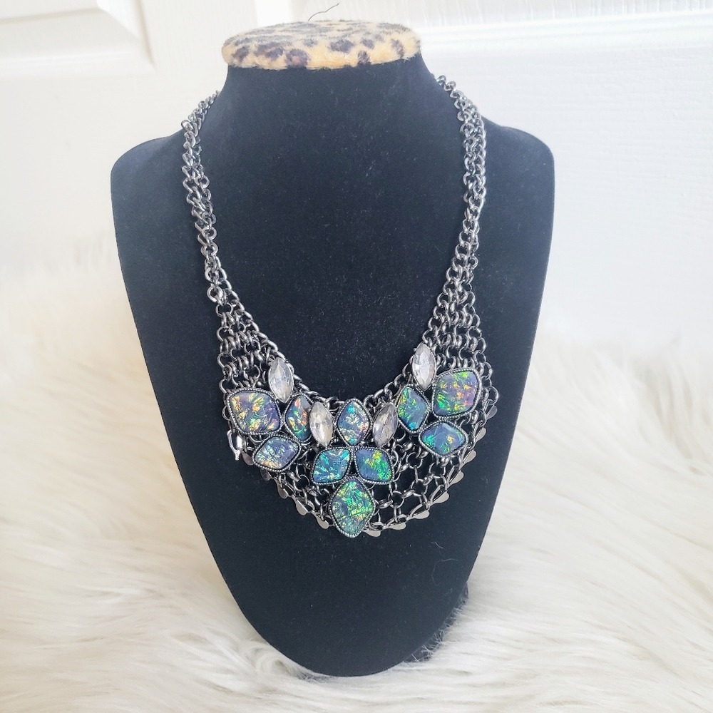 Vera Wang Green & Blue Iridescent Collar Necklace